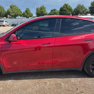 TESLA MODEL Y LONG RANGE - 4