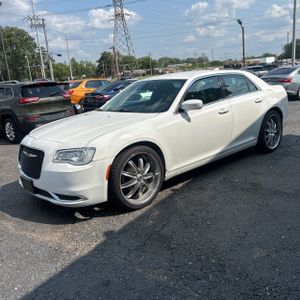 صورة 1 لـ 2019 Chrysler 300 TOURING