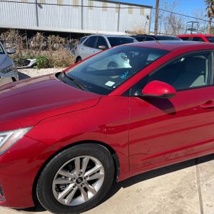 HYUNDAI ELANTRA VALUE EDITION - 2