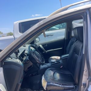 2010 Nissan ROGUE SL 照片 26