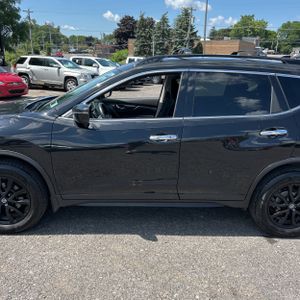 2017 Nissan ROGUE SV — фото 4