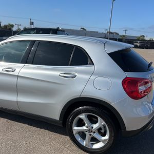 MERCEDES-BENZ GLA - 6