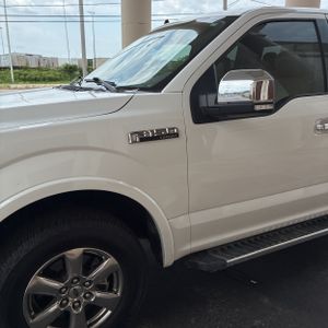 2020 FORD F-150 LARIAT 照片 2