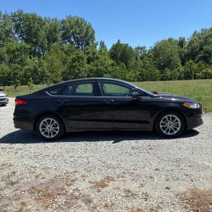 FORD FUSION SE - 10