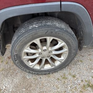 2019 JEEP CHEROKEE LATITUDE thumbnail 19