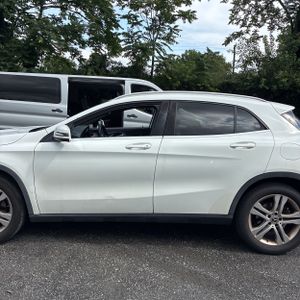 صورة 4 لـ 2019 Mercedes-BENZ GLA