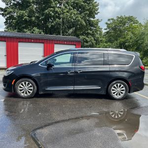 2018 Chrysler PACIFICA TOURING L — фото 3