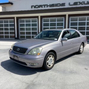 Lexus LS 430 Base - 1