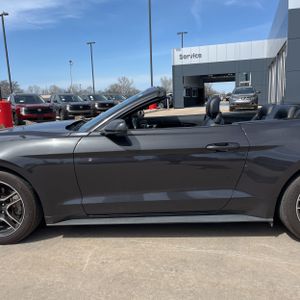 FORD MUSTANG ECOBOOST PREMIUM - 4