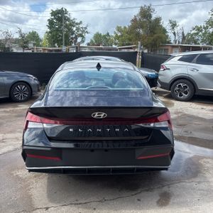 HYUNDAI ELANTRA SEL SPORT - 7