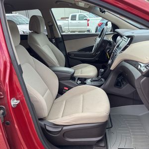 صورة 32 لـ 2017 Hyundai SANTA FE SE