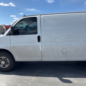 CHEVROLET EXPRESS 2500 - 4