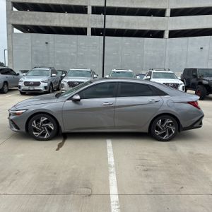 HYUNDAI ELANTRA SEL - 3