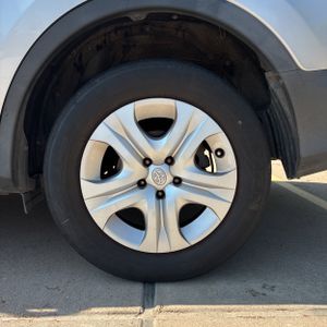 2013 Toyota RAV4 LE 照片 18