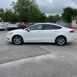 FORD FUSION SE - 3