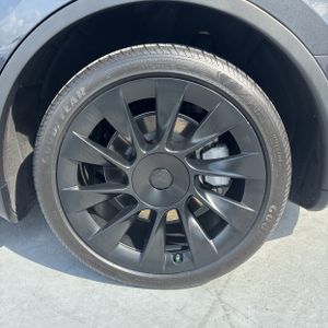 2024 Tesla MODEL Y LONG RANGE 缩略图 18