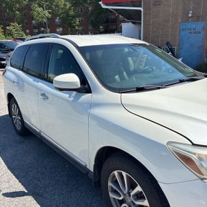 2016 Nissan PATHFINDER SL — миниатюра 13