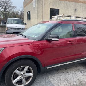 FORD EXPLORER XLT - 2