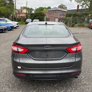 FORD FUSION SE - 7