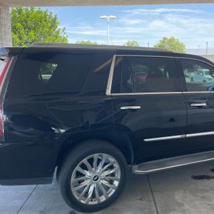 CADILLAC ESCALADE LUXURY - 9