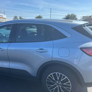 FORD ESCAPE PLUG-IN HYBRID SE - 6