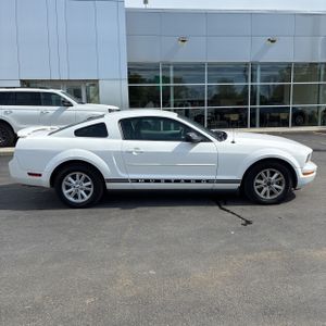 FORD MUSTANG BASE - 10