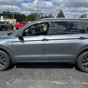 VOLKSWAGEN TIGUAN SE 4MOTION - 4