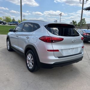 HYUNDAI TUCSON VALUE - 5