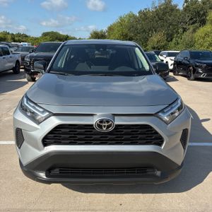 صورة مصغرة 14 لـ 2025 Toyota RAV4 LE
