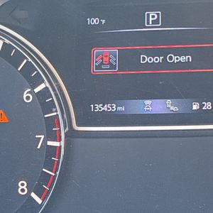 2017 Nissan PATHFINDER PLATINUM — миниатюра 38