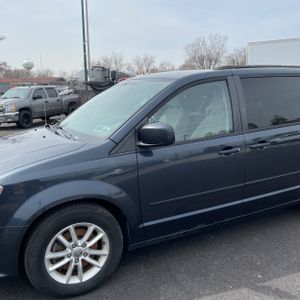DODGE GRAND CARAVAN SXT - 2