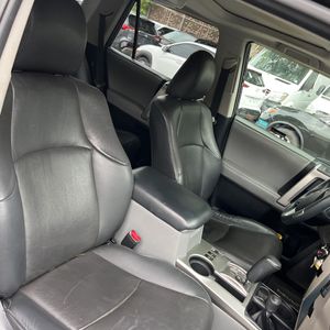 2010 Toyota 4RUNNER SR5 — миниатюра 32