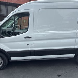 FORD TRANSIT 150 - 4