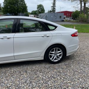 FORD FUSION SE - 3