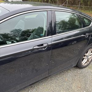 FORD FUSION SE - 3