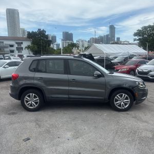 2017 Volkswagen TIGUAN 2.0T S — фото 10