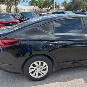2019 Hyundai ELANTRA SE — фото 9