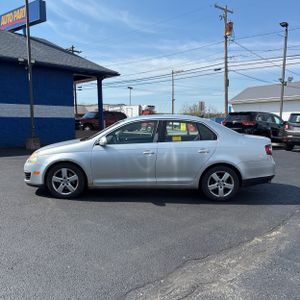 VOLKSWAGEN JETTA SE - 3