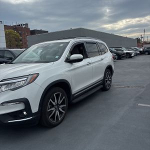 HONDA PILOT TOURING W/REAR CAPTAIN'S CHAIRS - 2