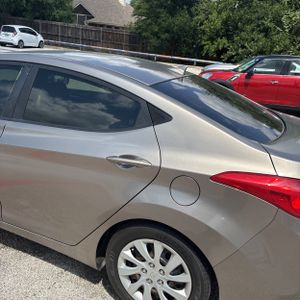 HYUNDAI ELANTRA GLS - 6
