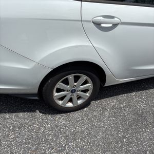 صورة مصغرة 17 لـ 2013 FORD FIESTA SE