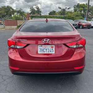HYUNDAI ELANTRA - 7