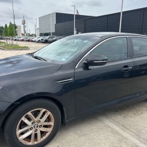 KIA OPTIMA LX - 2