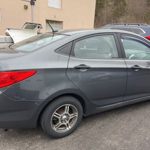HYUNDAI ACCENT GLS - 9