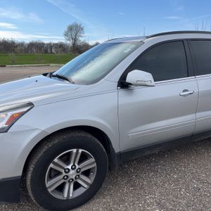 CHEVROLET TRAVERSE LT - 2