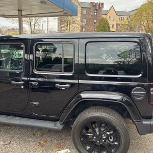 JEEP WRANGLER 4XE SAHARA 4X4 - 6