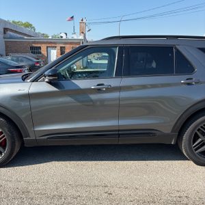 FORD EXPLORER ST-LINE - 4