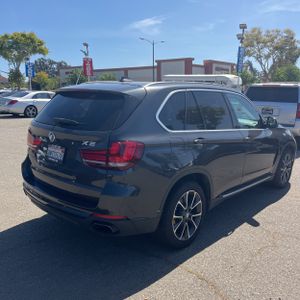 BMW X5 XDRIVE50I - 8