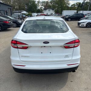 FORD FUSION SE - 7