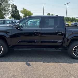 2025 Toyota TACOMA TRD SPORT — фото 4